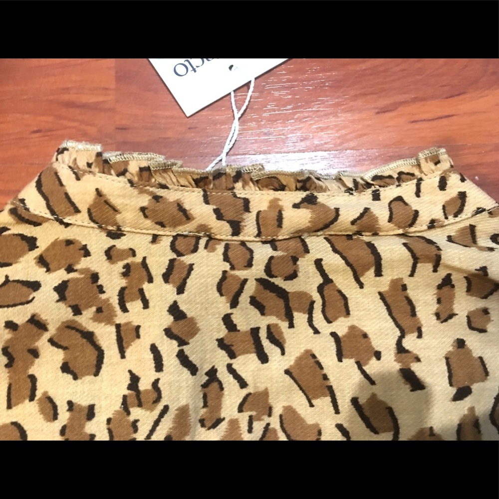 NEW Leopard Ruffle Button-Down Puff Shoulder Top L - Picture 6 of 6